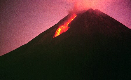 https://volcano.oregonstate.edu/sites/volcano.oregonstate.edu/files/vwdocs/volc_images/southeast_asia/indonesia/Merapi4.jpg